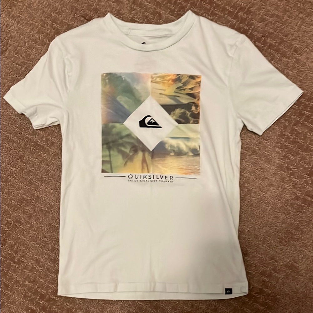 Boys quicksilver T-shirt